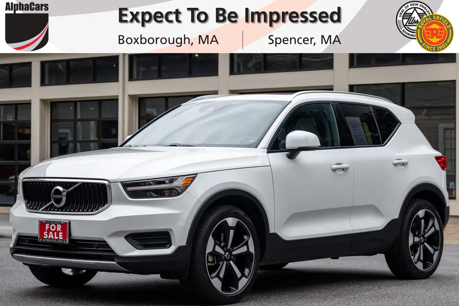 2022 Volvo XC40 T5 Momentum AWD's photo