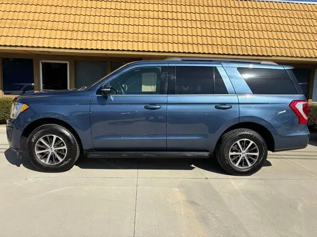 2019 Ford Expedition XLT photo 3