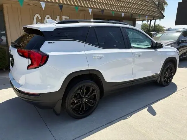 2021 GMC Terrain SLT AWD photo 3
