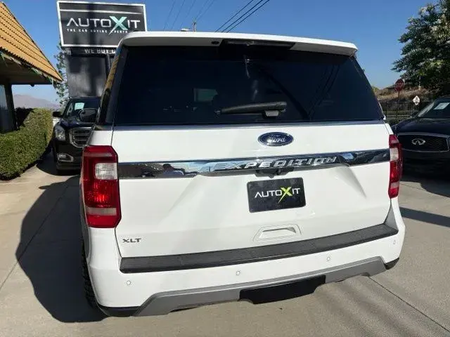 2019 Ford Expedition XLT photo 3