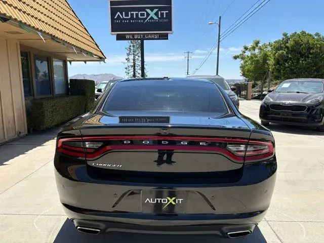 2021 Dodge Charger SXT photo 3