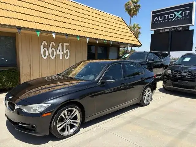 2013 BMW 3 Series 328i xDrive Sedan's photo