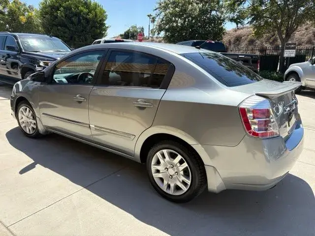 2012 Nissan Sentra 2.0 S CVT photo 4