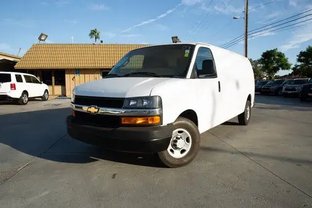 2018 Chevrolet Express 3500 Extended Work Van photo 1