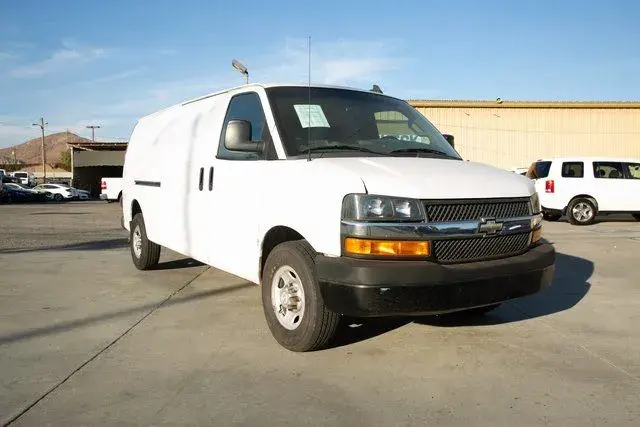2018 Chevrolet Express 3500 Extended Work Van photo 3