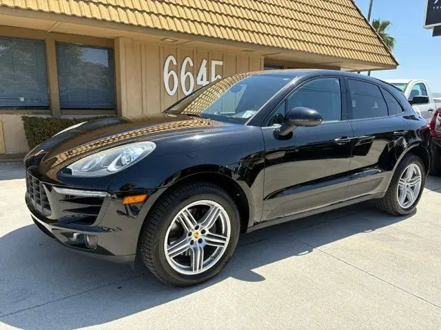 2017 Porsche Macan Base photo 4