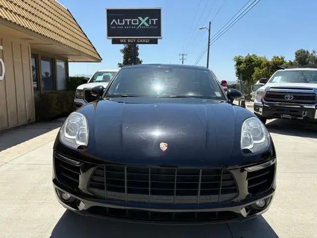 2017 Porsche Macan Base photo 5