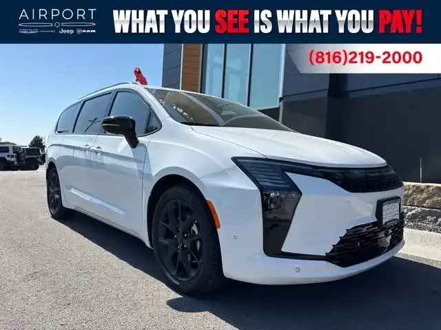 2027 Chrysler Pacifica Limited's photo