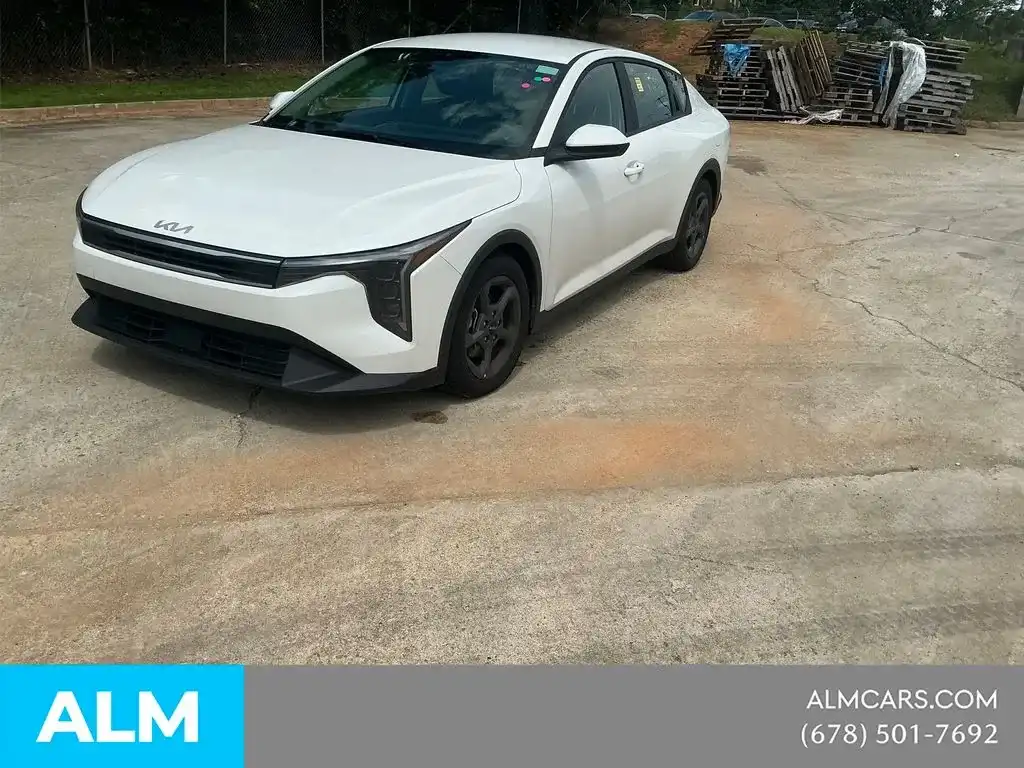 2025 Kia K4 LXS AT's photo
