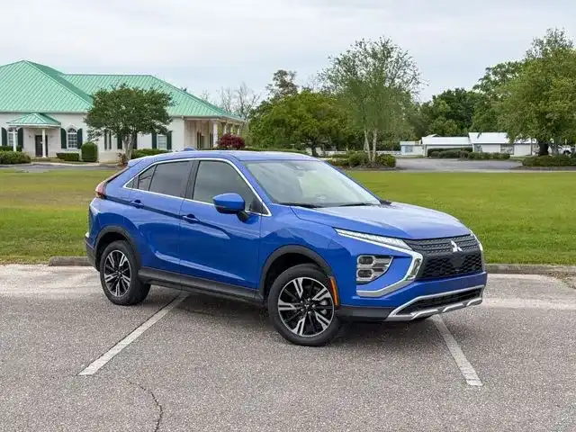 2025 Mitsubishi Eclipse Cross SE S-AWC's photo