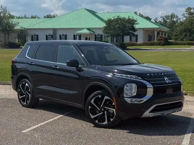 2023 Mitsubishi Outlander SE S-AWC's photo