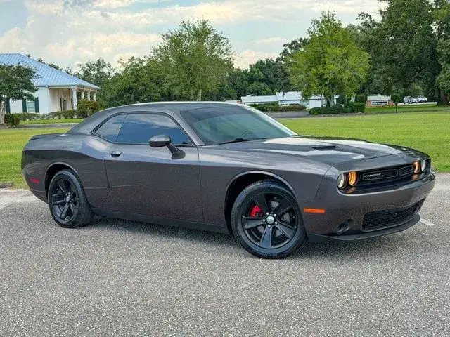2023 Dodge Challenger SXT Auto photo 1