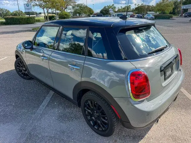 2021 MINI Hardtop Cooper photo 5