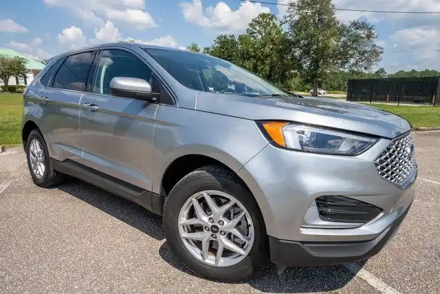 2024 Ford Edge SEL AWD's photo