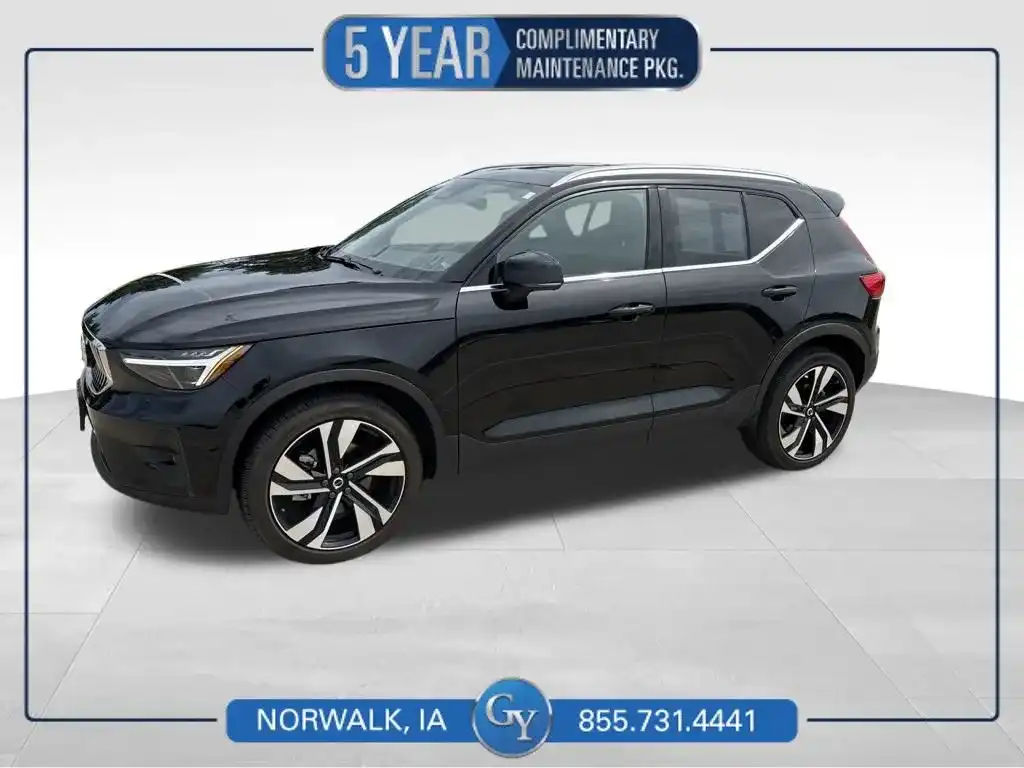 2024 Volvo XC40 B5 Plus Bright AWD's photo