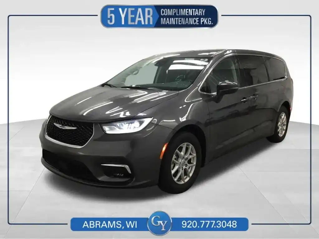 2023 Chrysler Pacifica Touring L's photo