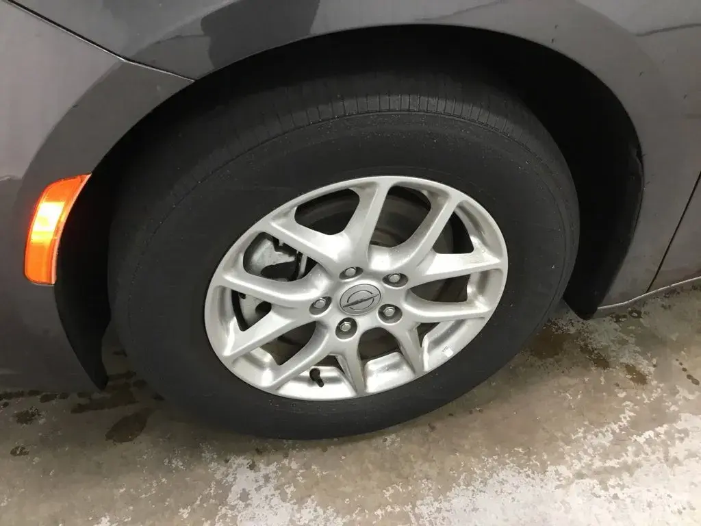 2023 Chrysler Pacifica Touring L photo 4