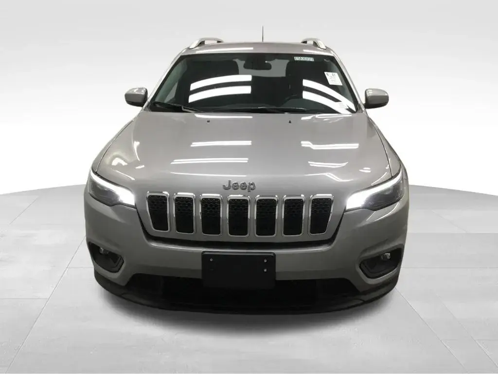 2019 Jeep Cherokee Latitude Plus photo 3