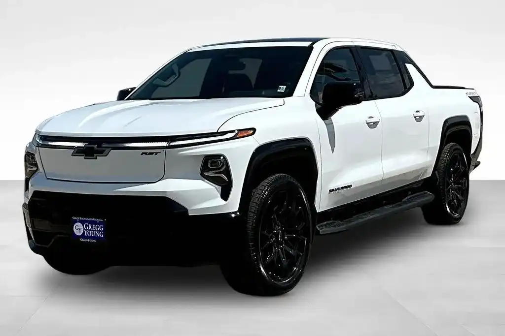 2026 Chevrolet Silverado EV RST Max Range's photo