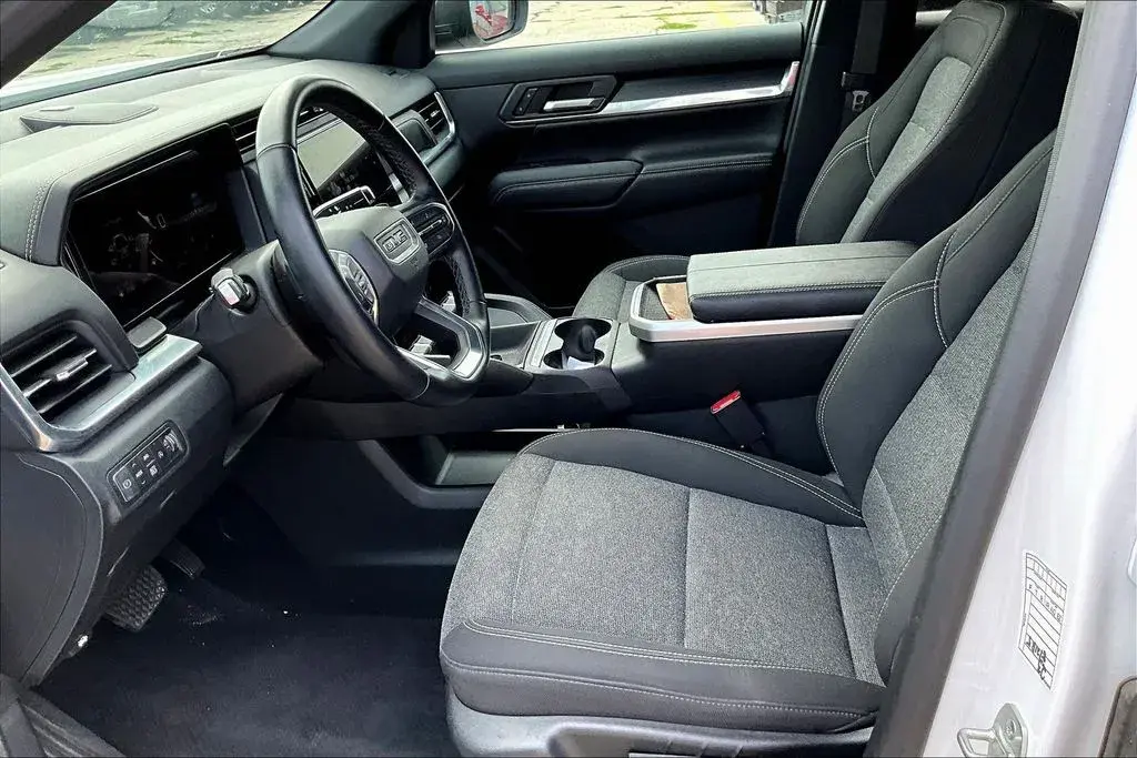 2025 GMC Terrain Elevation AWD photo 5