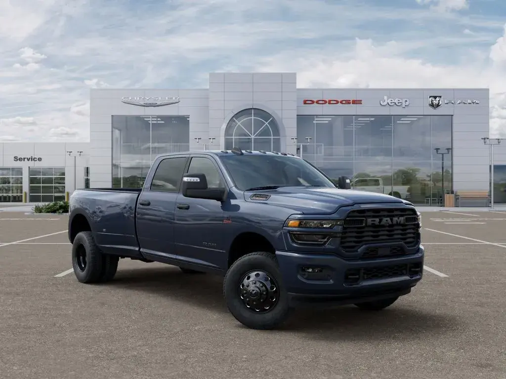 2026 RAM 3500 Big Horn 4X4 Crew Cab LWB photo 5