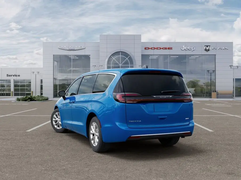 2027 Chrysler Pacifica Select AWD photo 3