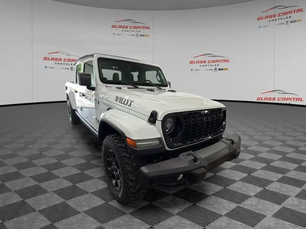 2025 Jeep Gladiator Willys Auto's photo