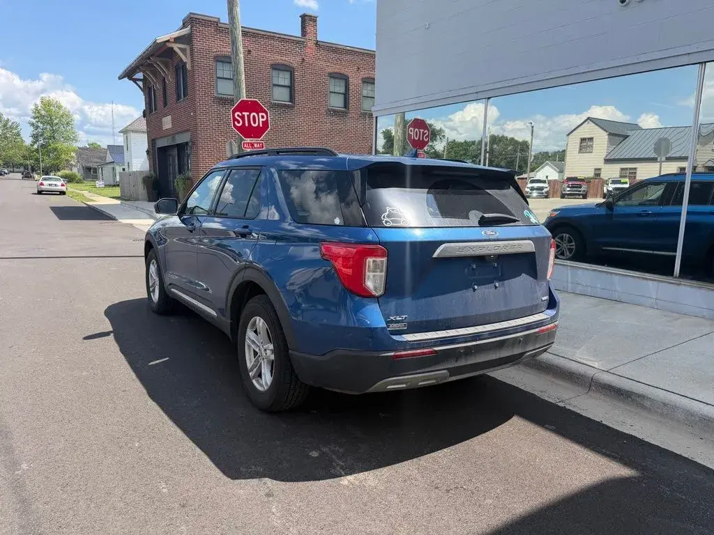 2020 Ford Explorer XLT 4WD photo 5
