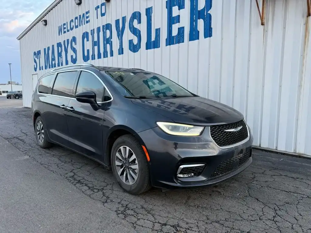 2021 Chrysler Pacifica Hybrid Touring L's photo