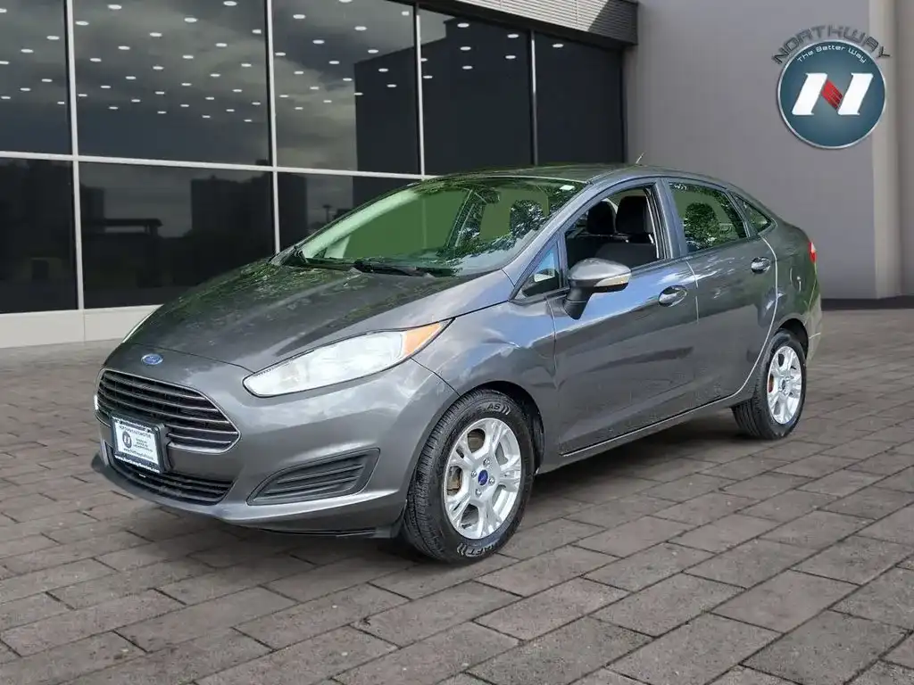 2016 Ford Fiesta SE Sedan's photo