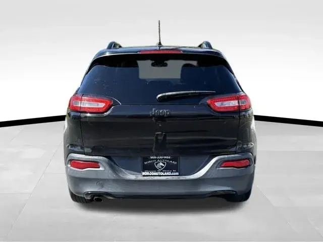 2017 Jeep Cherokee High Altitude photo 5