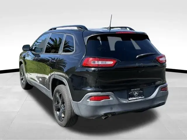 2017 Jeep Cherokee High Altitude photo 4