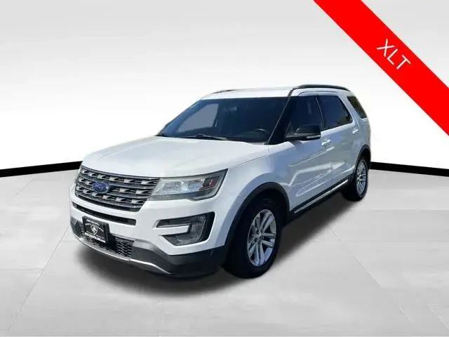 2017 Ford Explorer XLT FWD photo 3