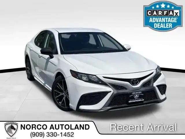 2021 Toyota Camry 2.5 Auto SE's photo