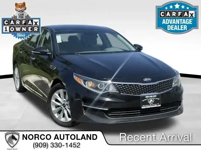 2017 Kia Optima EX AT's photo