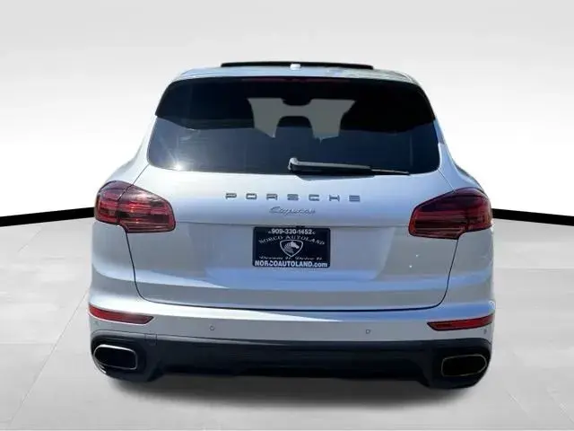 2017 Porsche Cayenne Platinum Edition photo 5