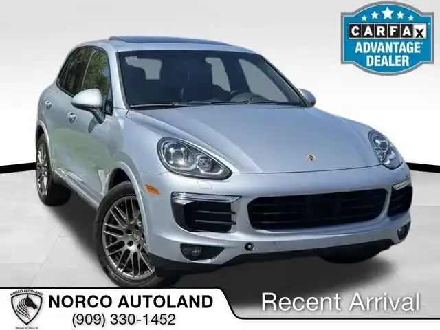2017 Porsche Cayenne Platinum Edition's photo