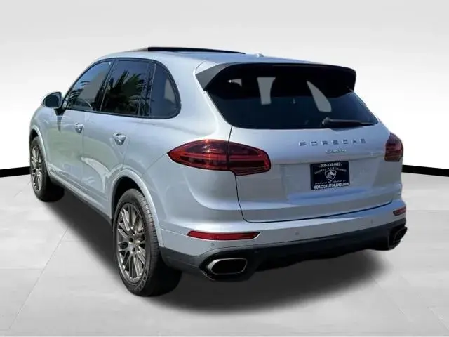 2017 Porsche Cayenne Platinum Edition photo 4