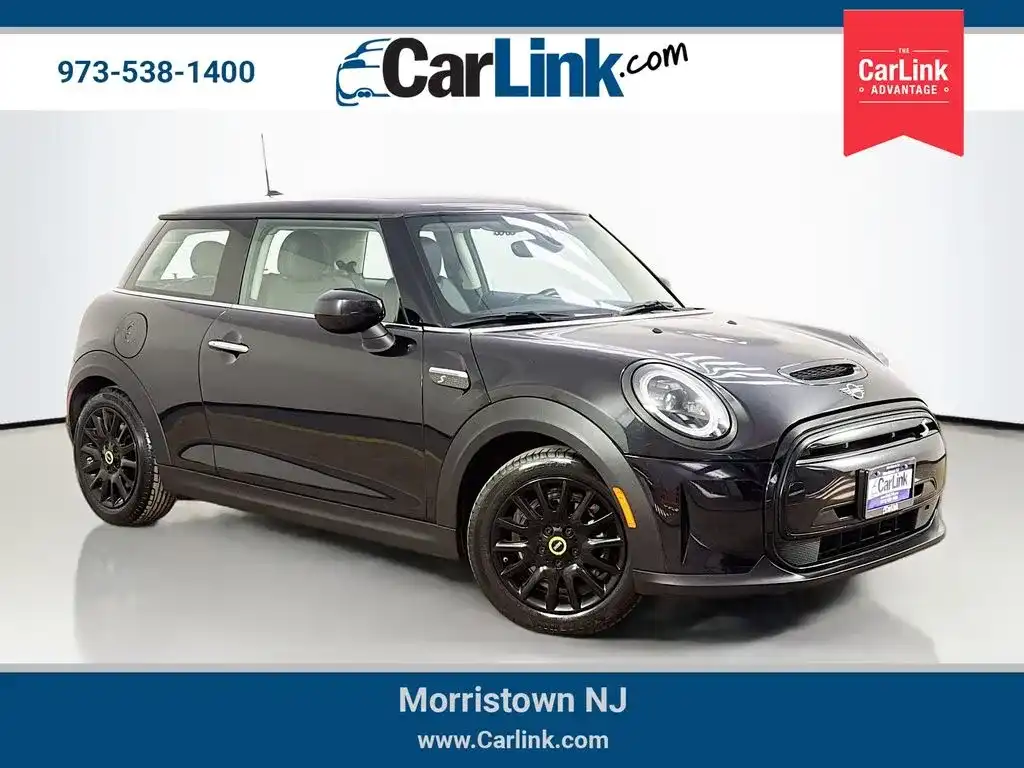 2022 MINI Hardtop Cooper SE's photo