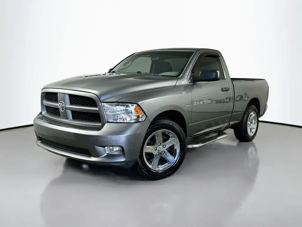 2012 RAM 1500 Express Regular Cab SWB photo 3