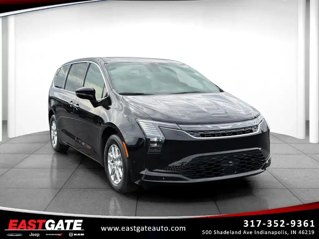2027 Chrysler Pacifica Select's photo