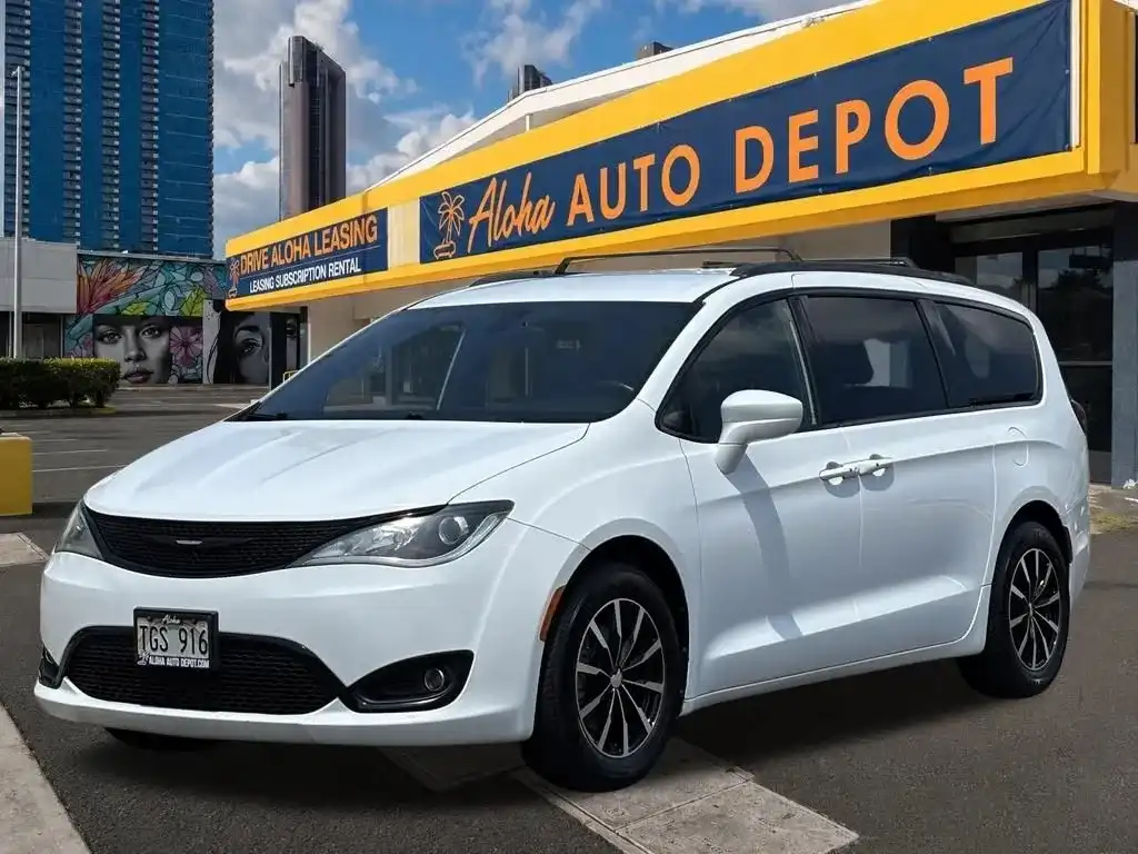 2018 Chrysler Pacifica Touring L's photo