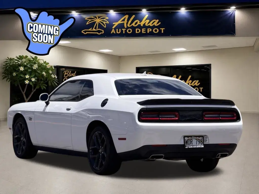 2020 Dodge Challenger SXT Auto photo 3