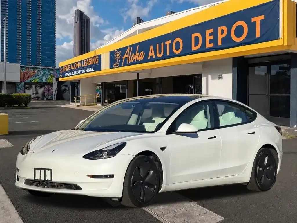 2022 Tesla Model 3 Standard Range Plus's photo