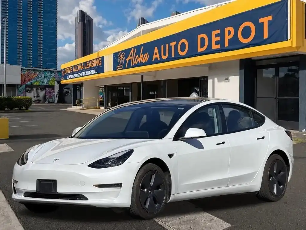 2022 Tesla Model 3 Standard Range Plus's photo