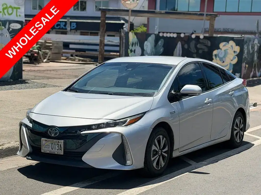 2018 Toyota Prius Prime Plus's photo