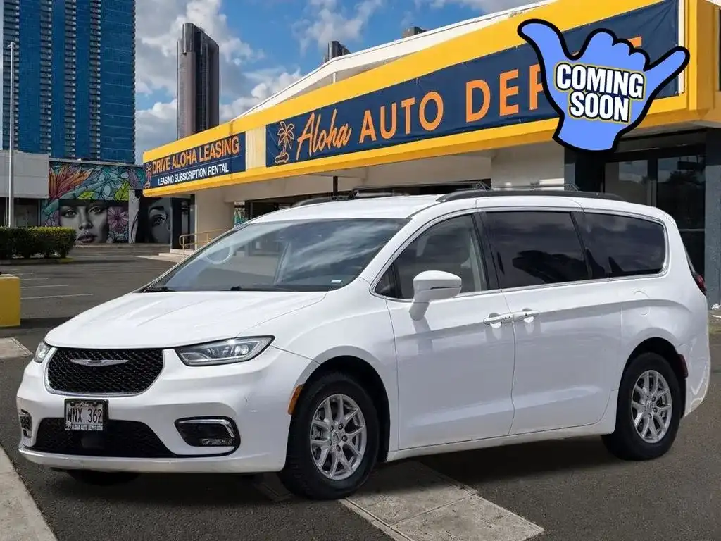 2022 Chrysler Pacifica Touring L's photo