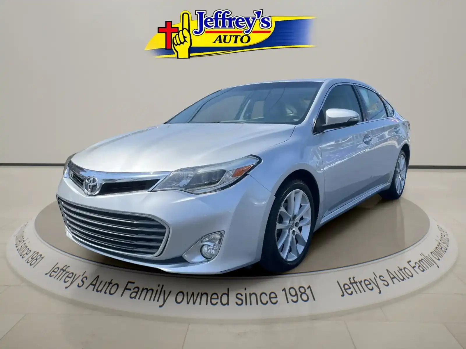 2013 Toyota Avalon XLE's photo