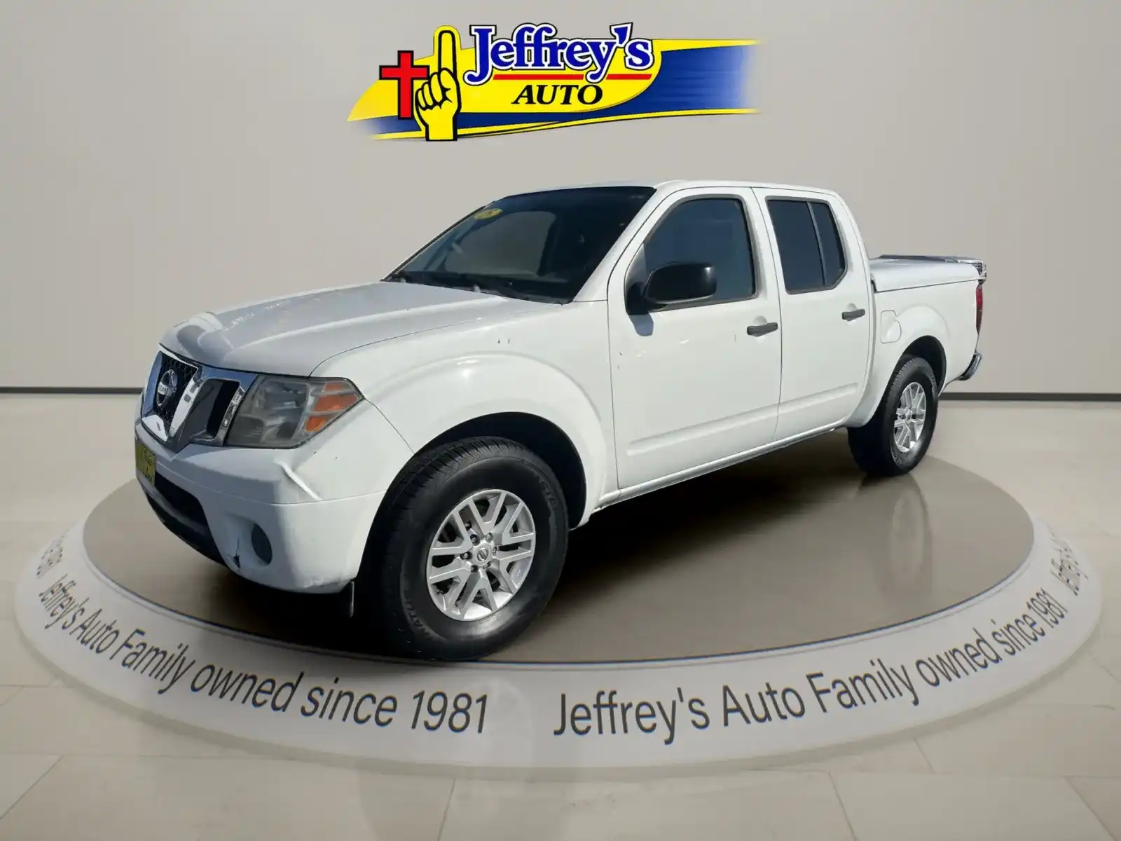 2015 Nissan Frontier 4.0 SV Crew Cab 2WD Auto SWB's photo