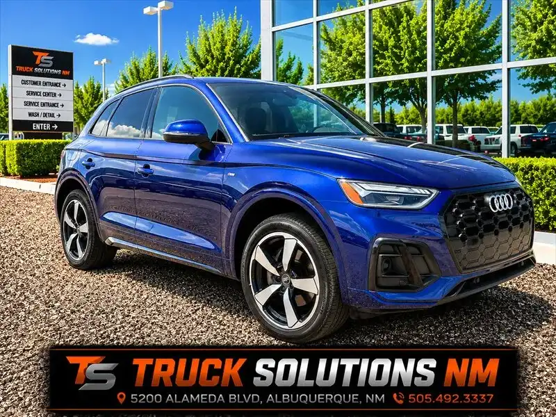 2023 Audi Q5 45 Premium Plus's photo
